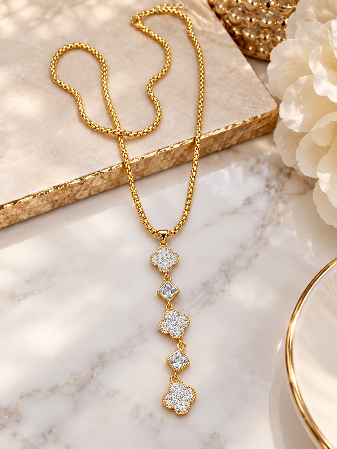 Clover Allure necklace