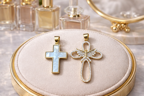 Inoah crucifix pendant