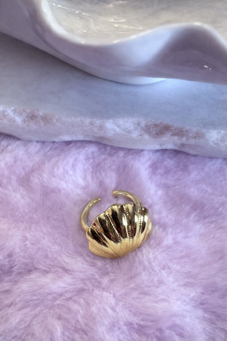 Damaris Shell Ring