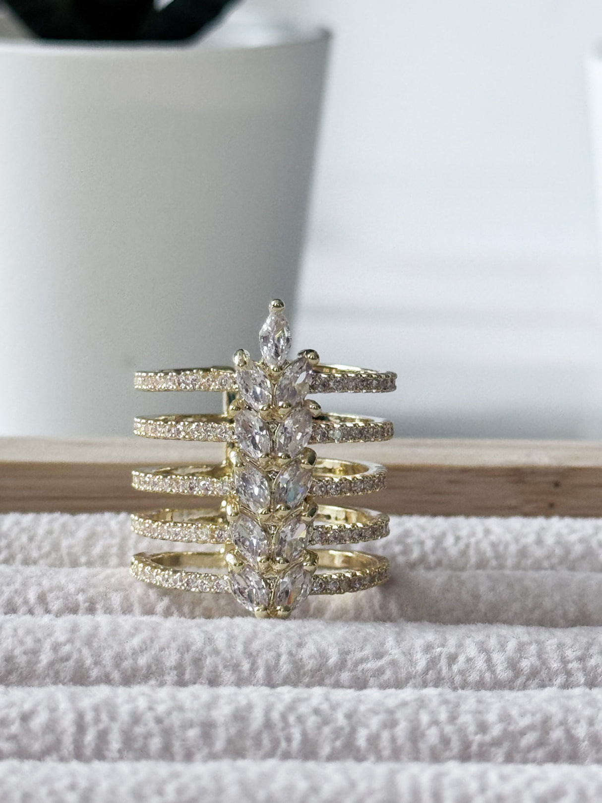 Elami ring