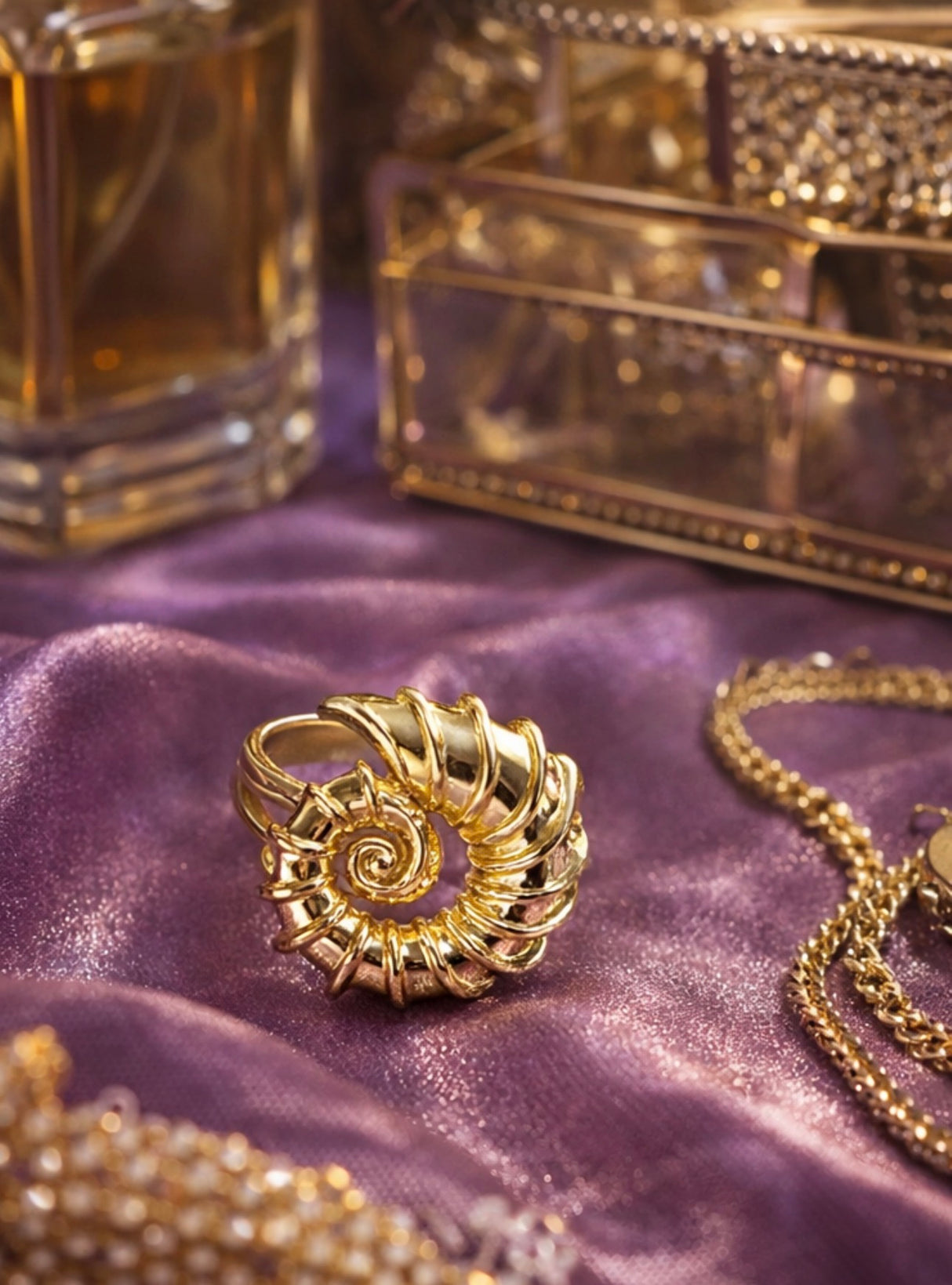 Maréa Shell Spiral Ring