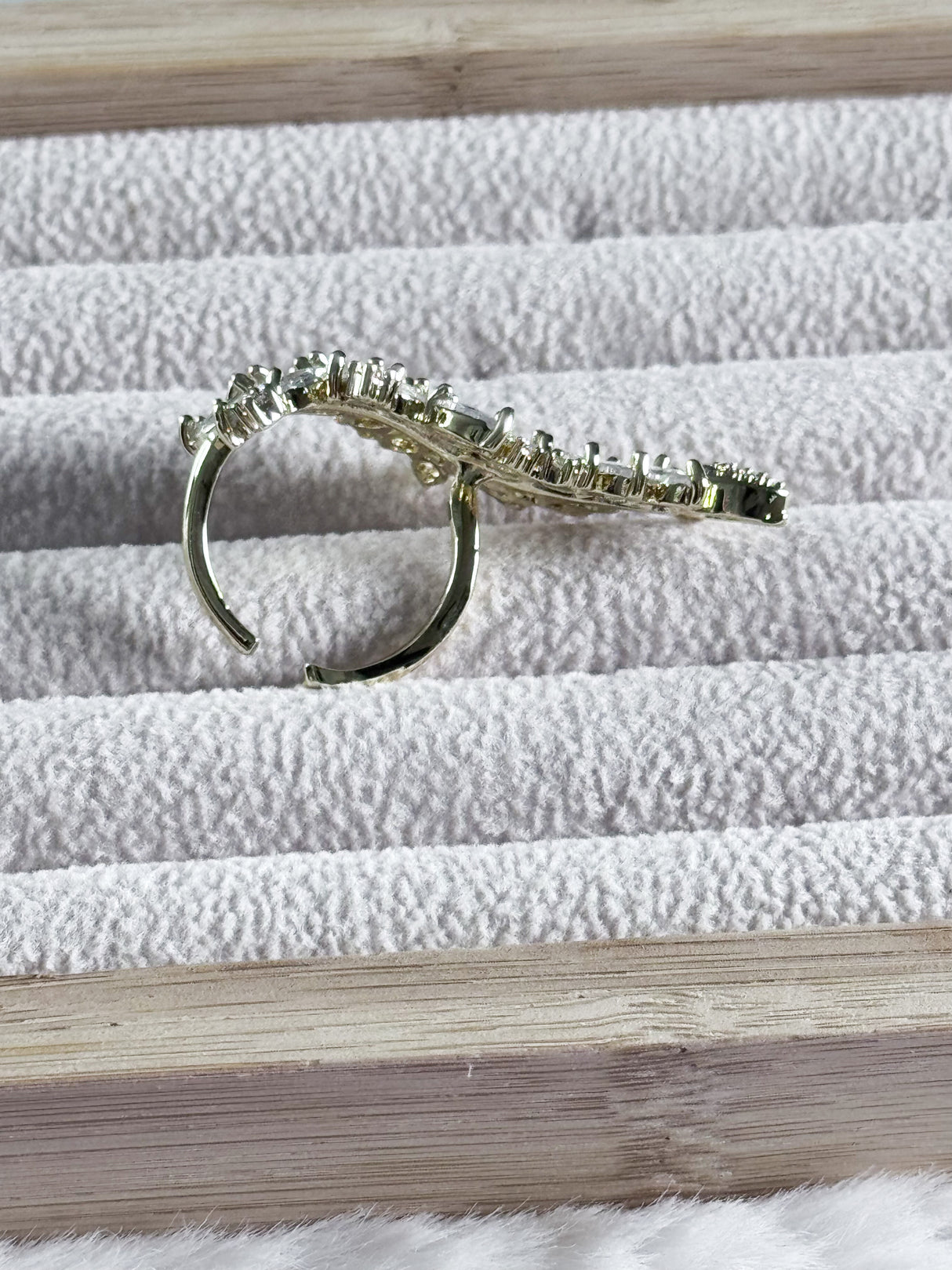 Apia ring