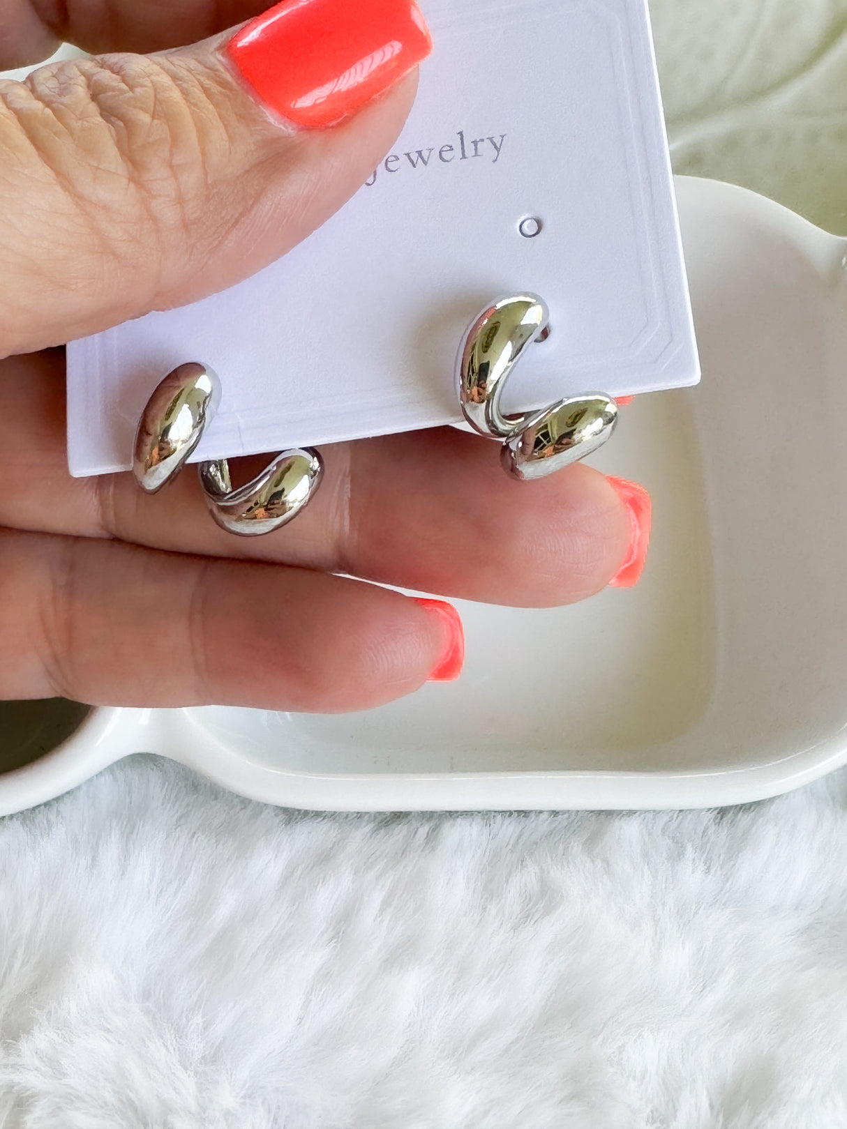 Amelia earrings