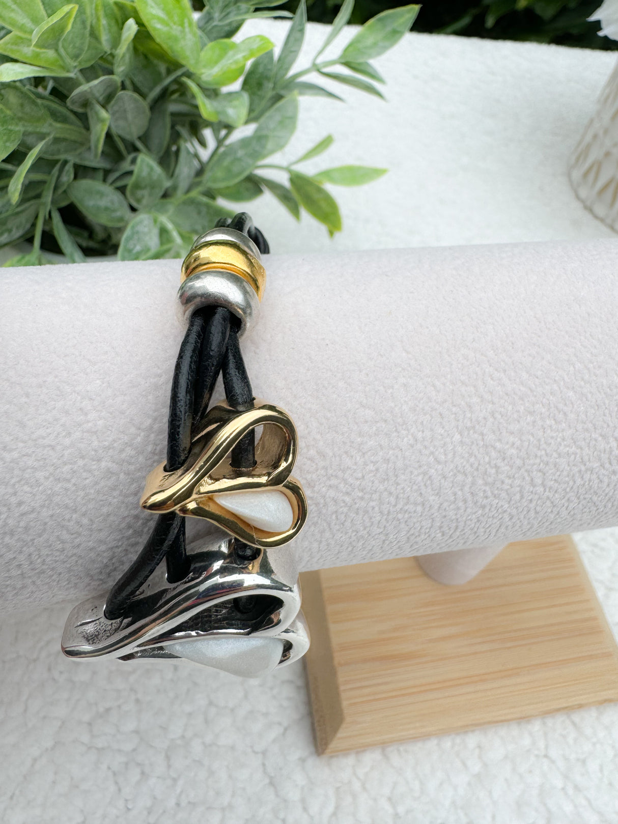 Tra-la-ra leather bracelet