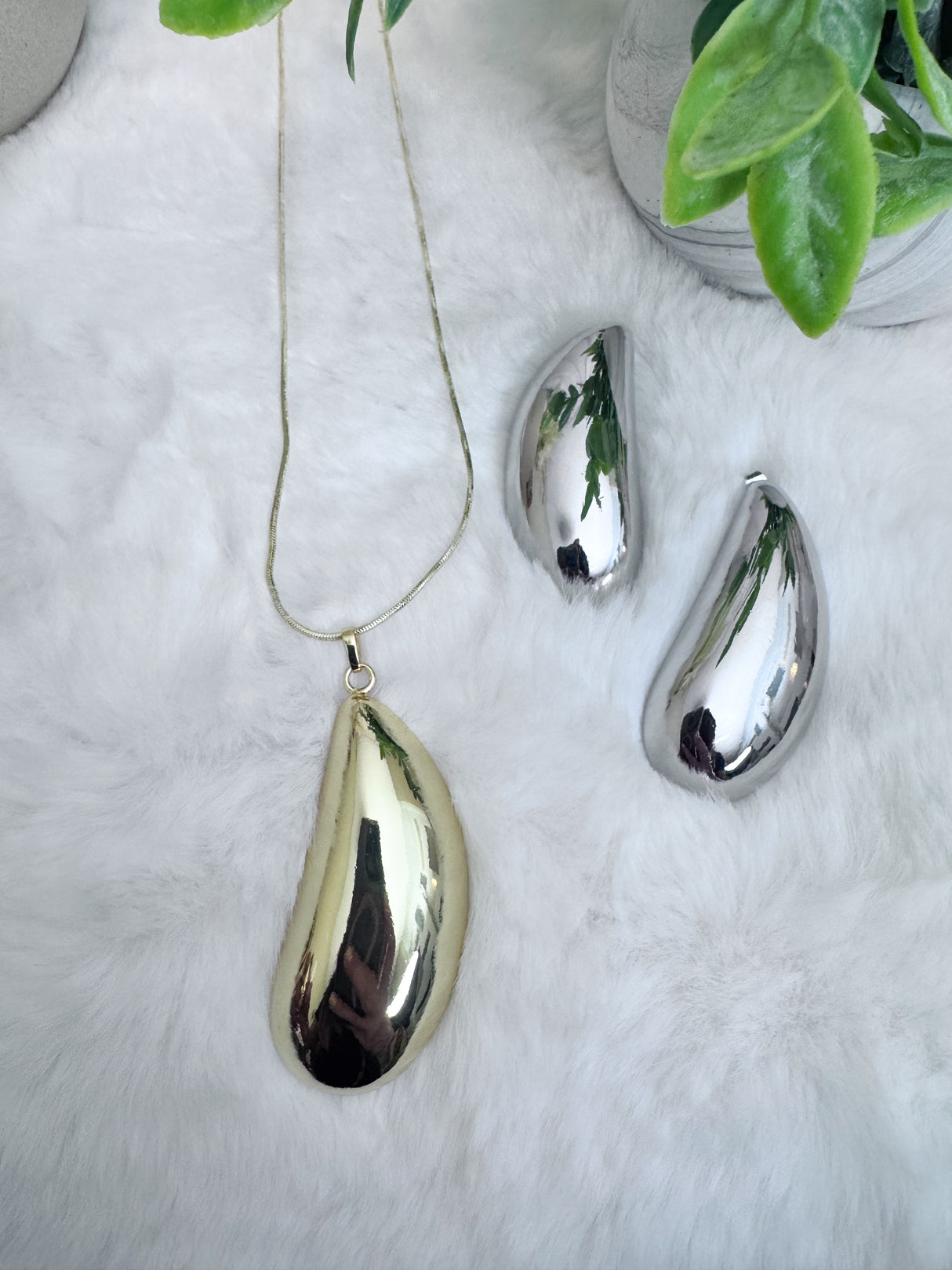 Drop pendant-maxi necklace