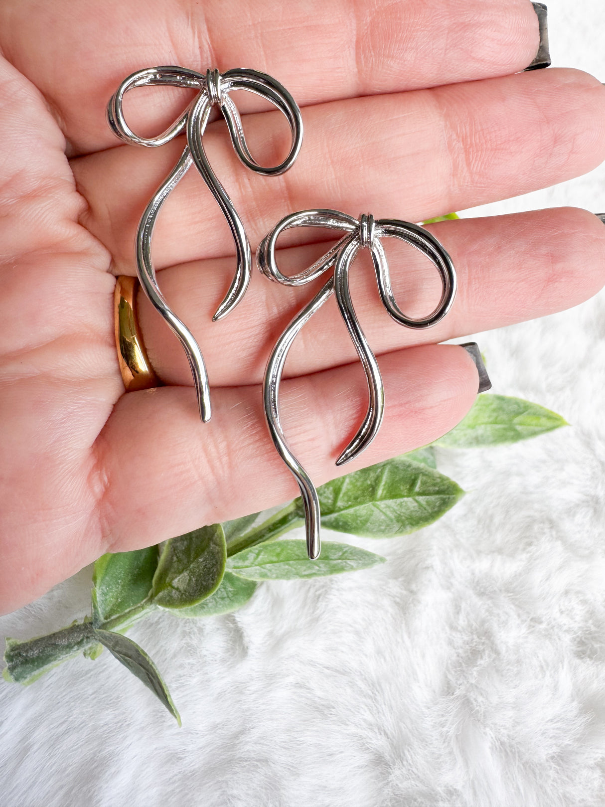 Isis earrings