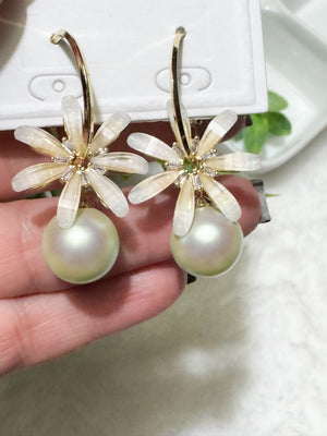 Victory earrings