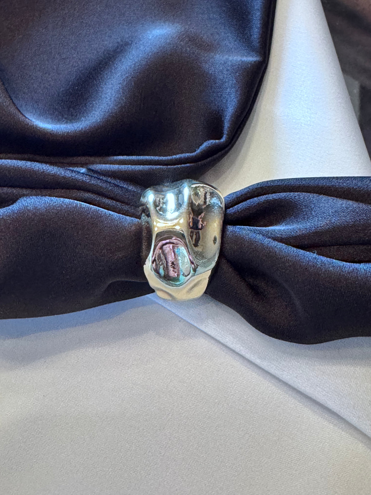 Azaria ring