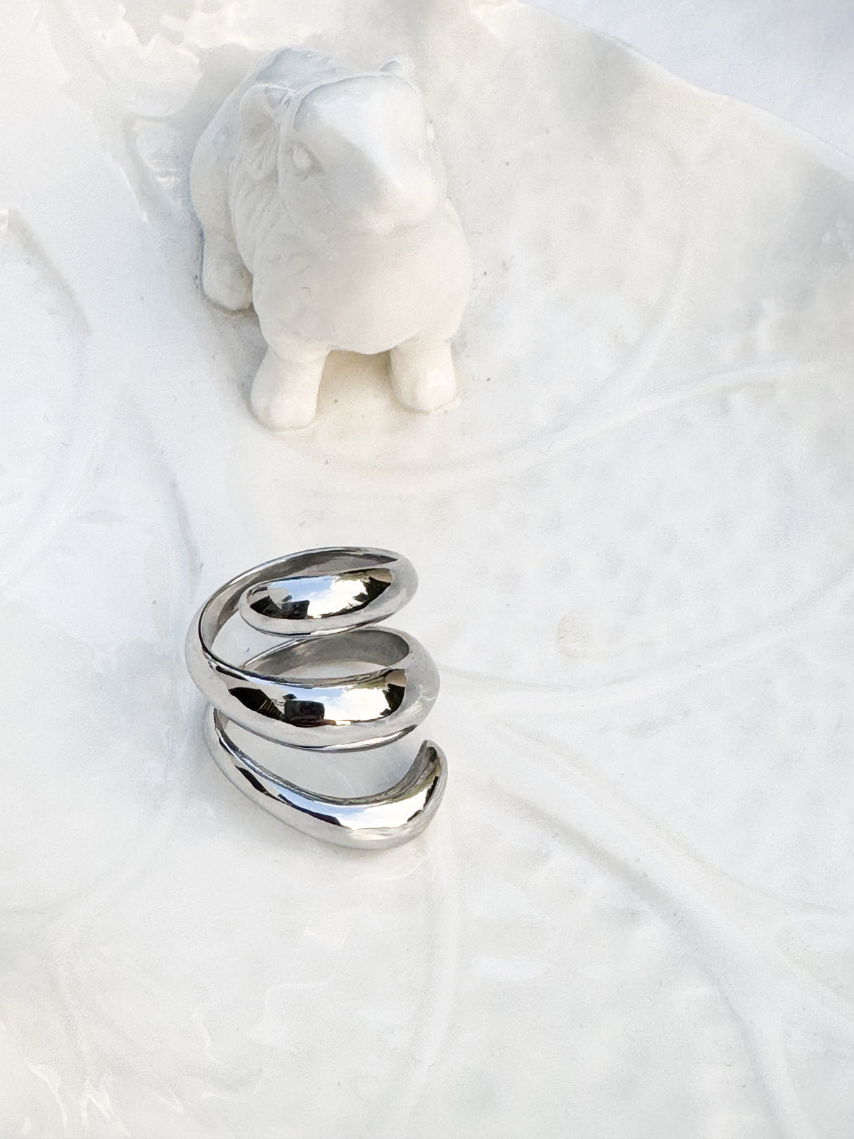Marie twist ring