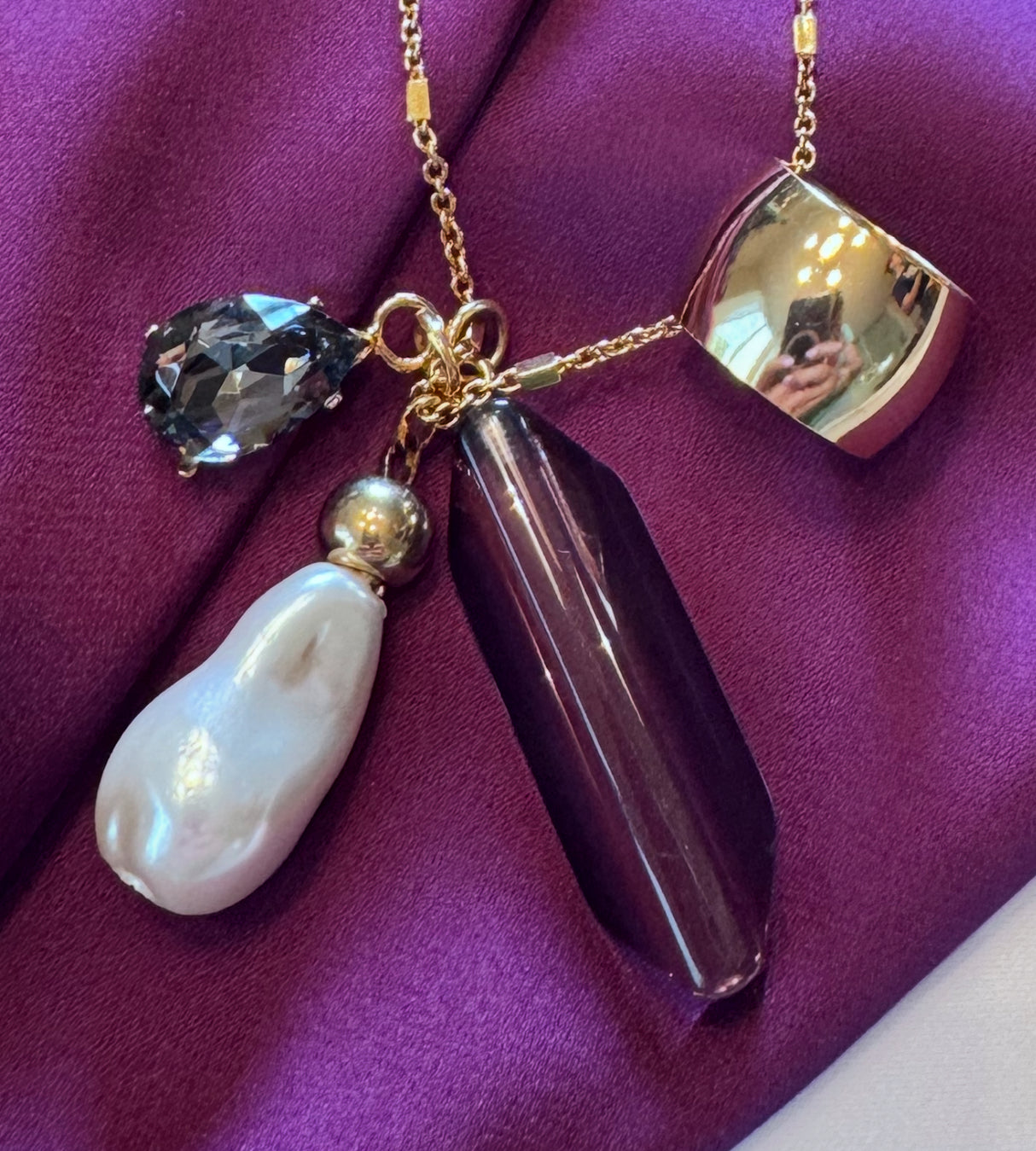 Antúra long necklace