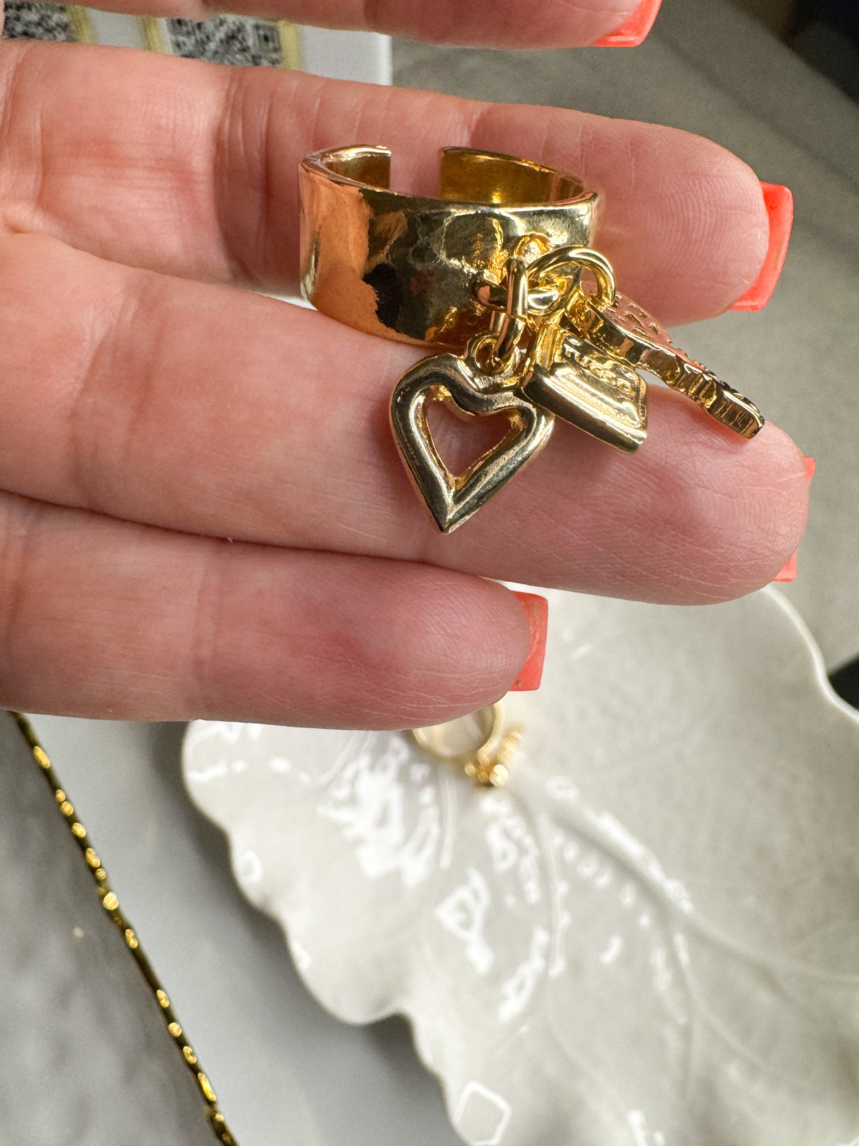 Tucco ring Love charms