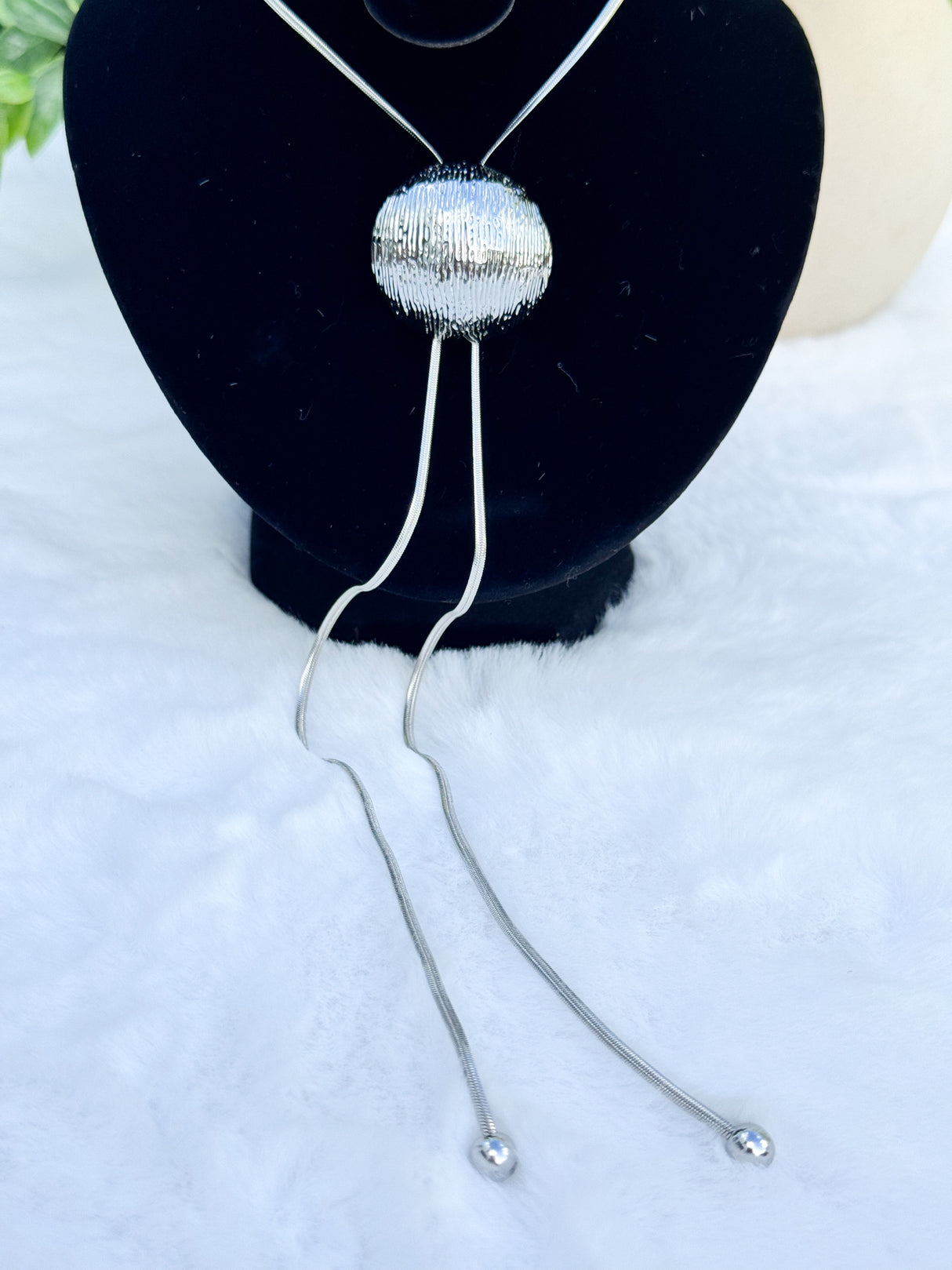 Isabella lariat necklace