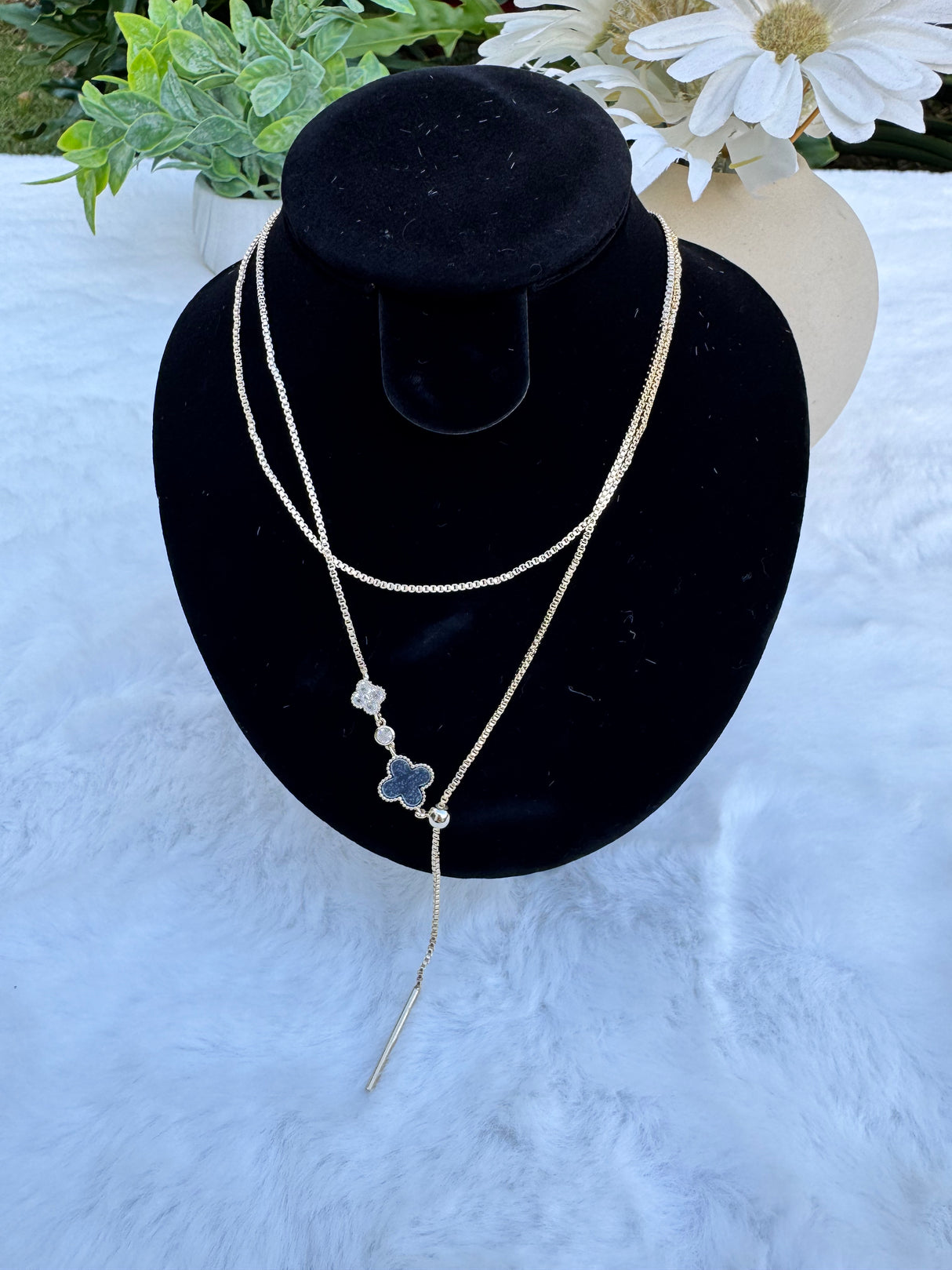 Samara Lariat necklace