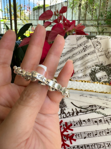 Tra-la-ra bracelet