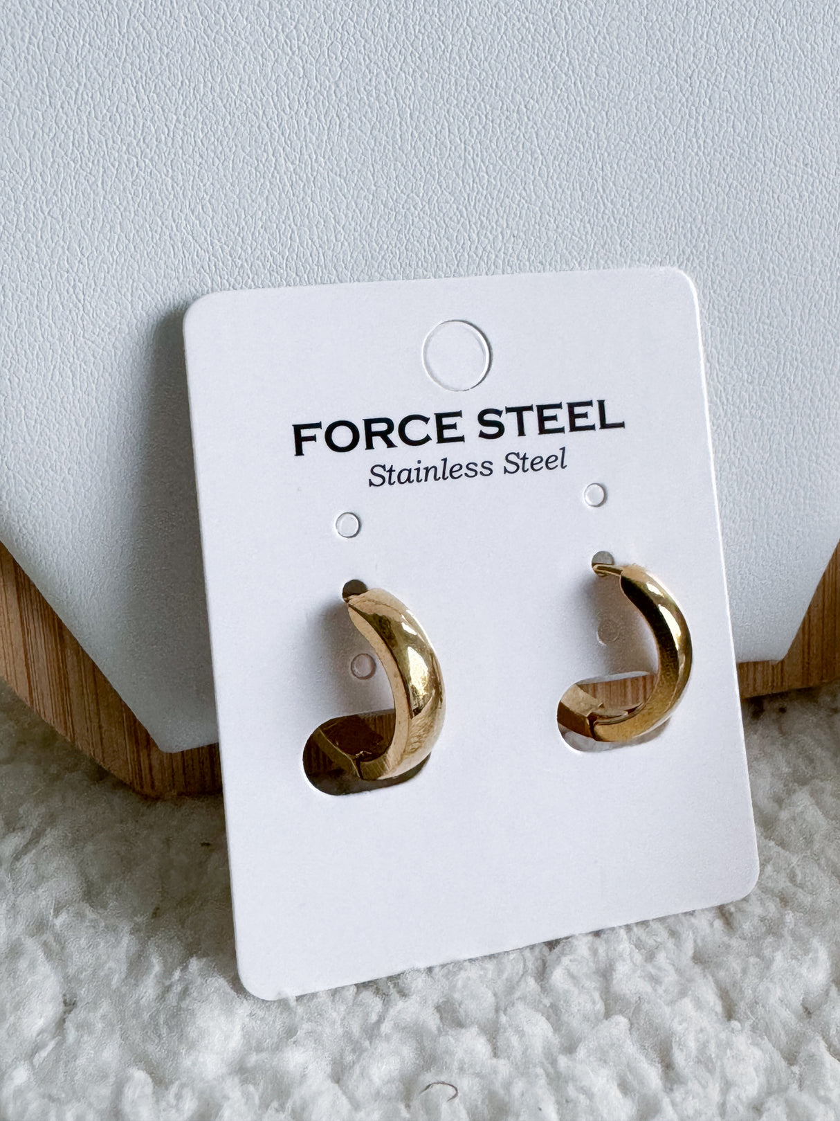 Huggies - toddlers earrings - Sofía Collection