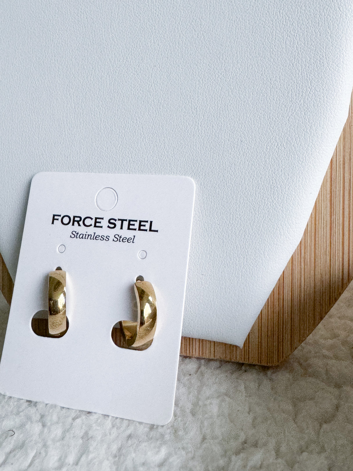 Huggies - toddlers earrings - Sofía Collection