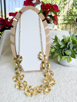 Flower petals necklace