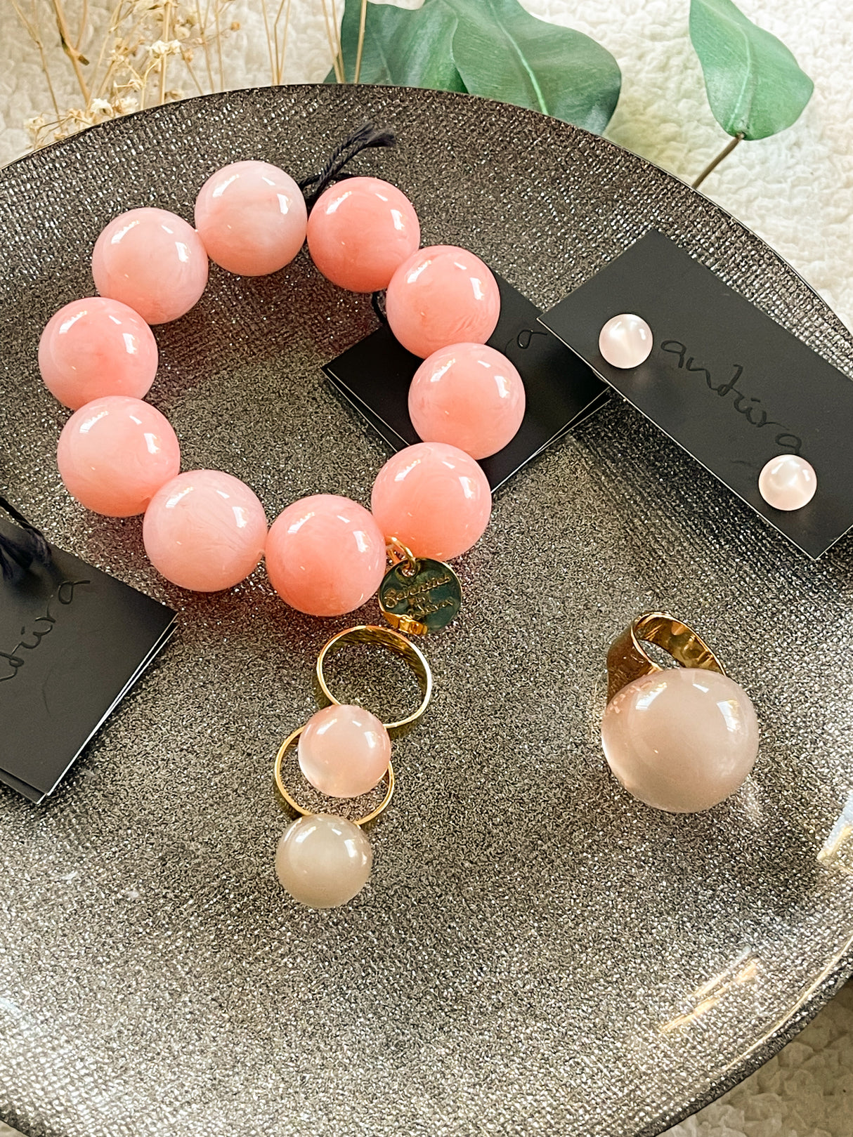 Globe bracelet by Antúra