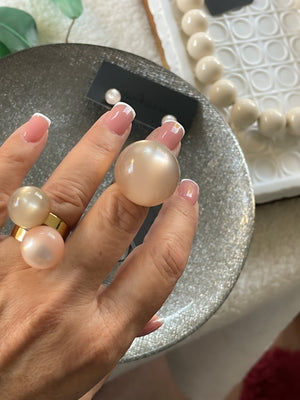 Globe ring by Antúra