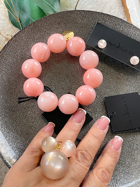 Globe bracelet by Antúra