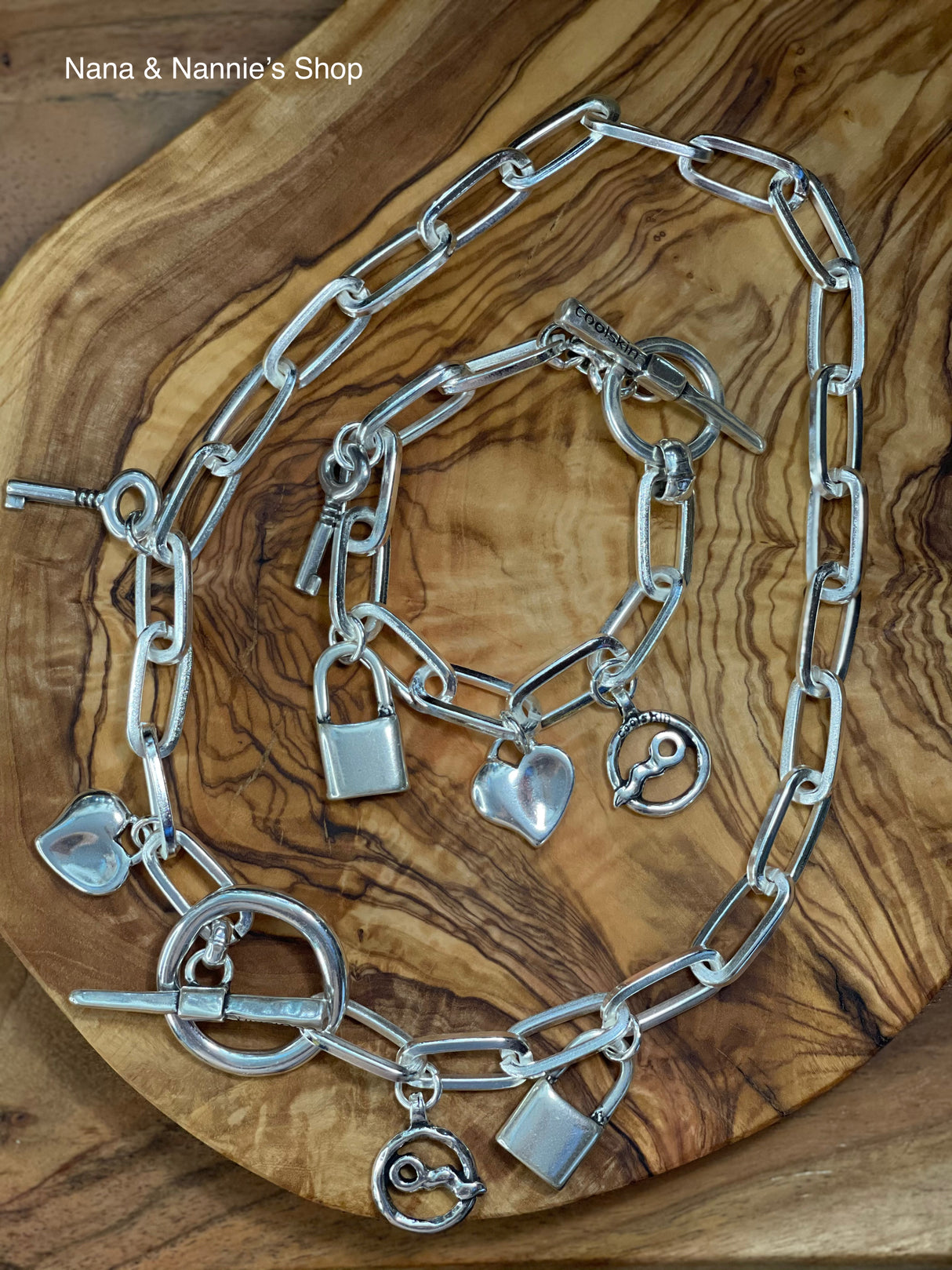 Coolskin necklace with charms (Sacha)