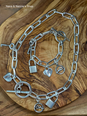 Coolskin necklace with charms (Sacha)