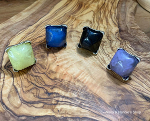 Tra-La-Ra stone ring