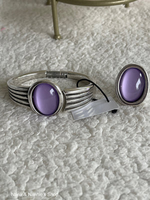 Oval stone bangle by Andrea's Designer