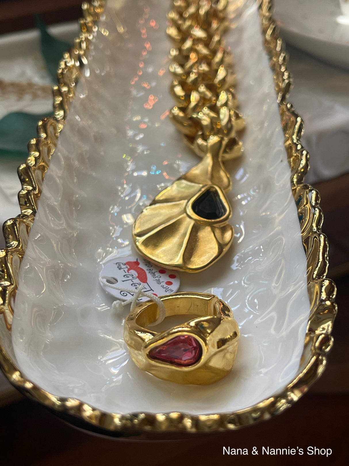 Tra-la-ra necklace