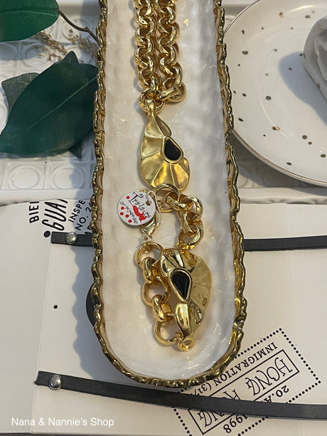 Tra-la-ra necklace