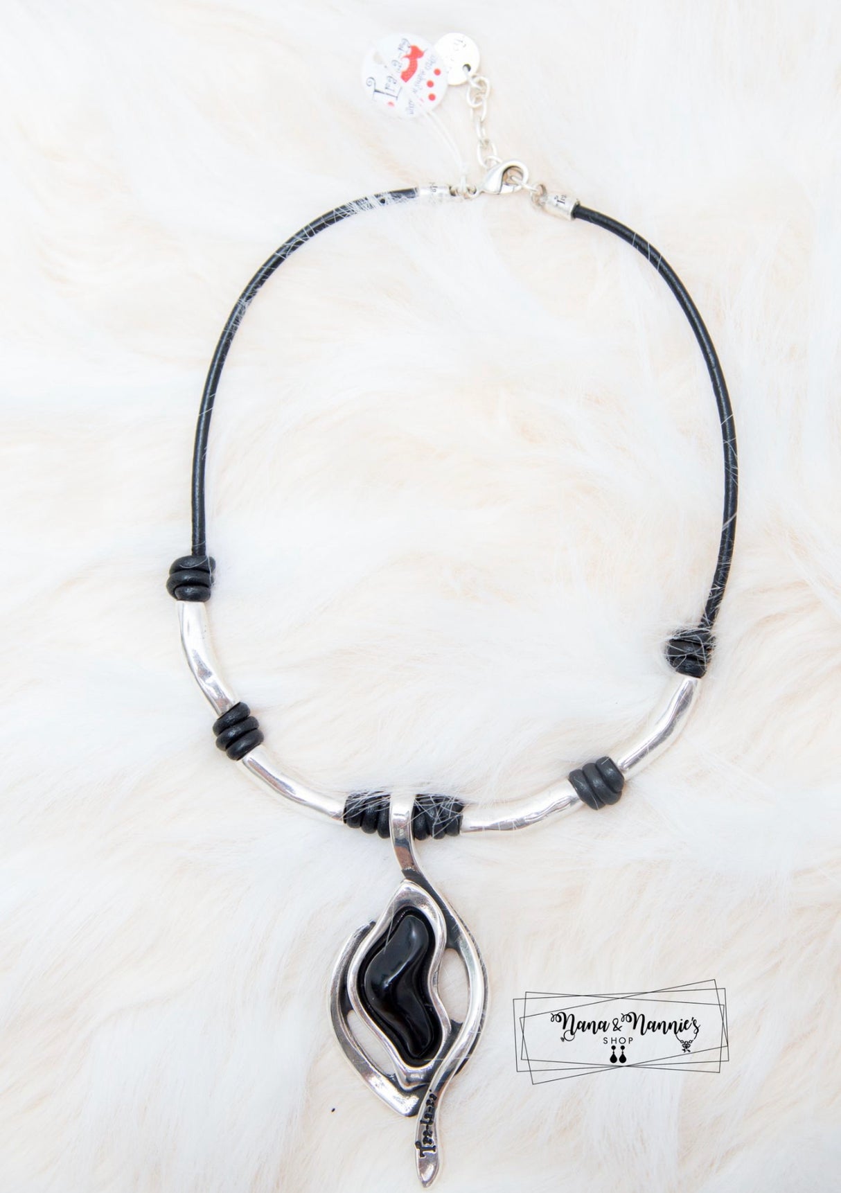 Tra-La-Ra semi choker, BESO Collection